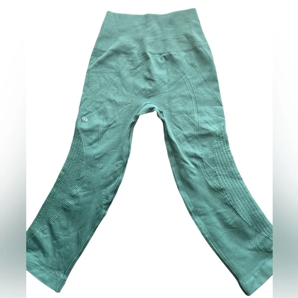 LULULEMON Forest Deep Dark Green Flow and Go Crop Leggings Sz 2 17” A223